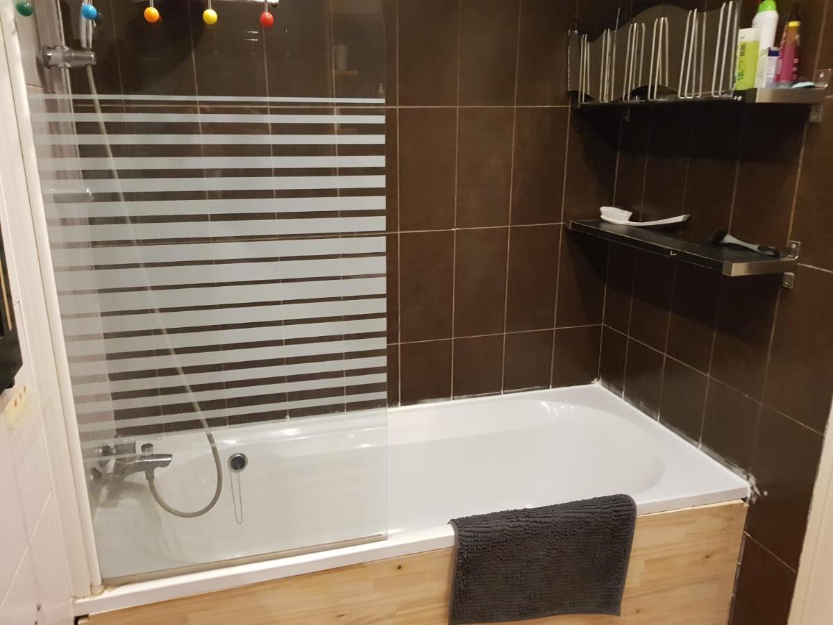 Grand Appartement Fonctionnel Et Calme Sur Lyon8 A 2 Pas Du Metro מראה חיצוני תמונה